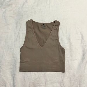 Workout Crop Top. Beige